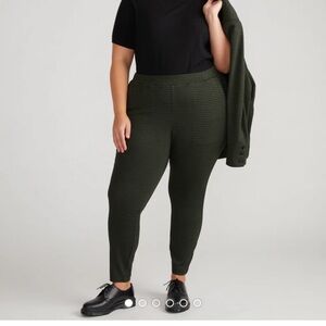 NWT Minimalist Moro Pocket Signature Ponte Pants